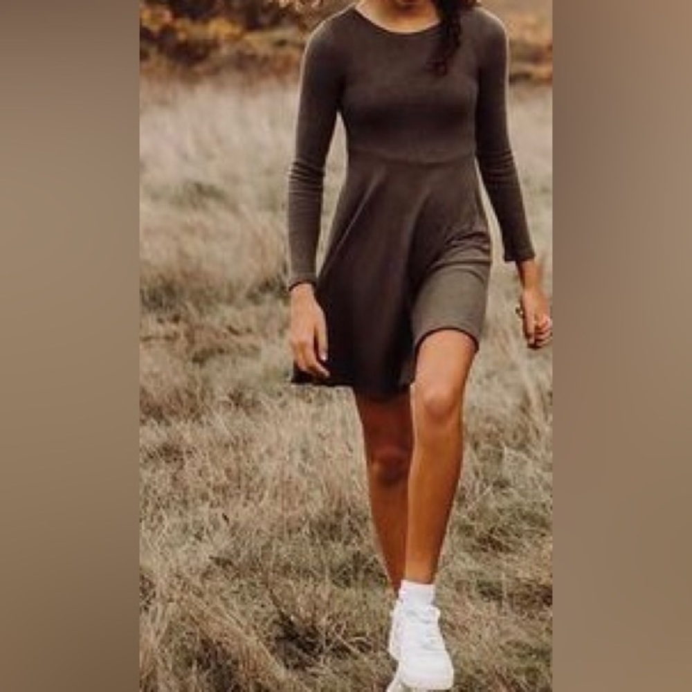 Lulus sweater dress only worn once! - Picture 1 of 4
